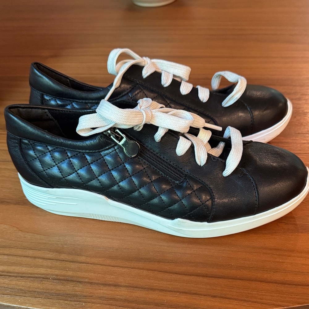 Munro Black Quilted Sneakers with White Laces